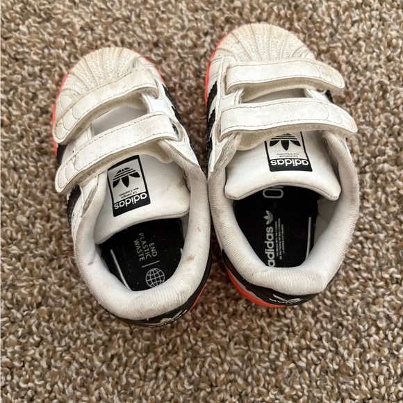 Adidas Kids White Sneakers with Red Trim - Picture 4 of 7